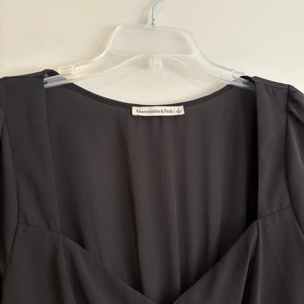 Abercrombie & Fitch Black Button-Up Blouse - Picture 2 of 6